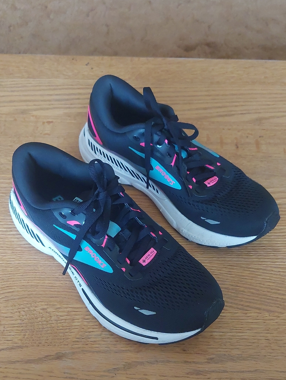 Brooks Adrenaline 23 GTX Women's Black Running Sneakers Teal Pink